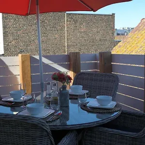 Apartment The Rooftop - A Trendy New With Airconditioning, Large Terrace & Free Parking, Ostende
